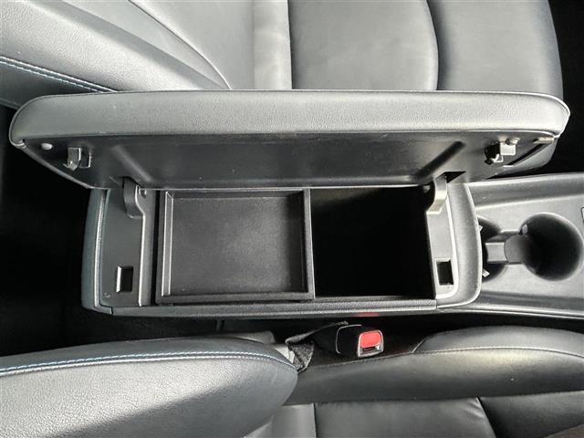 プリウス Sツーリングセレクション ☆純正SDナビ(NSZT-W68T)(AM/FM/BT)☆T-connect☆フルセグTV☆バックカメラ☆衝突軽減システム☆レーダークルーズコントロール☆コーナーセンサー☆レーンキープアシスト(19枚目)