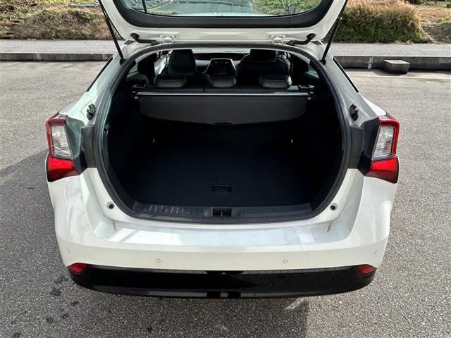 プリウス Sツーリングセレクション ☆純正SDナビ(NSZT-W68T)(AM/FM/BT)☆T-connect☆フルセグTV☆バックカメラ☆衝突軽減システム☆レーダークルーズコントロール☆コーナーセンサー☆レーンキープアシスト(29枚目)