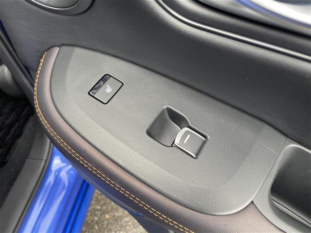 ZR-V e:HEV Z メーカーナビ/フルセグTV/Bluetooth/アラウンドビューモニター/黒レザーシート/前席パワーシート/全席シートヒーター/ステアリングヒーター/LEDオートライト/LEDフォグライト(8枚目)