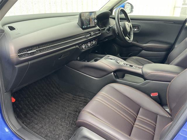 ZR-V e:HEV Z メーカーナビ/フルセグTV/Bluetooth/アラウンドビューモニター/黒レザーシート/前席パワーシート/全席シートヒーター/ステアリングヒーター/LEDオートライト/LEDフォグライト(19枚目)