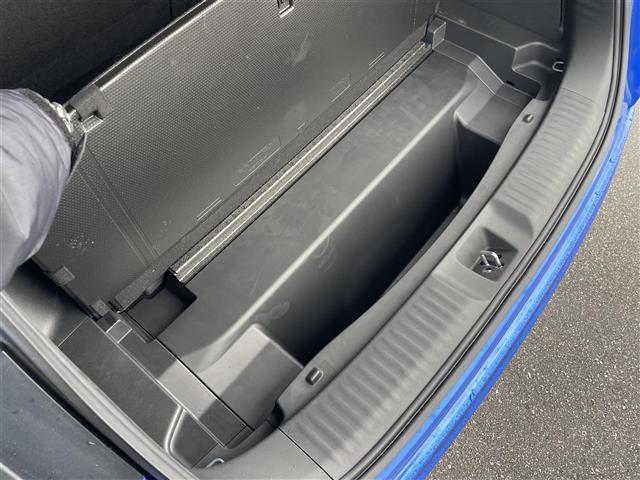 ZR-V e:HEV Z メーカーナビ/フルセグTV/Bluetooth/アラウンドビューモニター/黒レザーシート/前席パワーシート/全席シートヒーター/ステアリングヒーター/LEDオートライト/LEDフォグライト(28枚目)