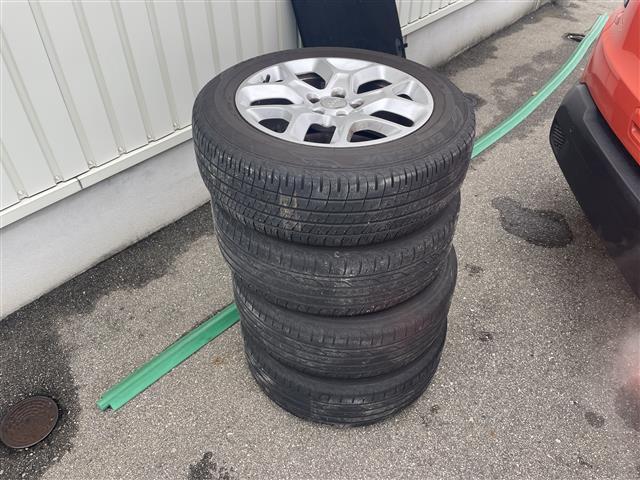 ジープ・レネゲード リミテッド　１オーナー／白革シート／純正ナビ／フルセグＴＶ／Ｂｌｕｅｔｏｏｔｈ／Ｂカメラ／純正ＡＷ付夏タイヤ４本積込／ブラインドスポットモニター／ＬＥＤオートライト／コーナーセンサー／ルーフレール／追従クルコ（27枚目）