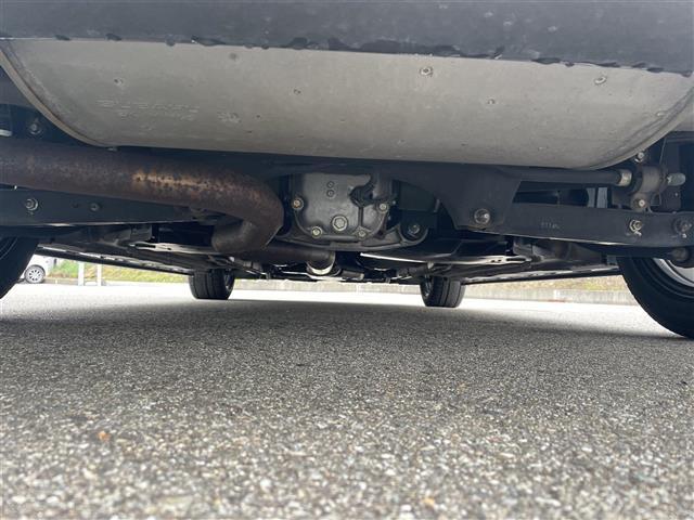 インプレッサ ＷＲＸ　ＳＴｉ　スペックＣ　４ＷＤ／ＳＴＩフルエアロ／純正ＳＴＩ１８インチアルミホイールタイヤ付４本有／社外ナビ／フルセグＴＶ／Ｂｌｕｅｔｏｏｔｈ／ＤＶＤ再生／バックカメラ／ビルトインＥＴＣ／ハーフレザーシート／キセノン（32枚目）