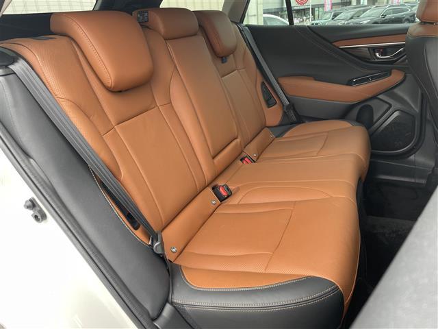 レガシィアウトバック リミテッドＥＸ　メーカーナビ／フルセグＴＶ／Ｂｌｕｅｔｏｏｔｈ／オレンジ革シート／シートヒーター／エアシート／パワーシート／アイサイト／サイドカメラ／バックカメラ／スマートキー／ＬＥＤオートライト／ＬＥＤフォグライト（23枚目）