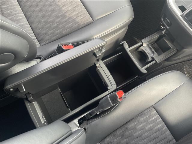 ノア Ｓ－Ｚ　４ＷＤ／純正メーカーナビ／フルセグＴＶ／Ｂｌｕｅｔｏｏｔｈ／ＨＤＭｉ入力／純正フリップダウンモニター／ＤＶＤ再生／セーフティセンス／レーダークルコン／レーンキープ／前後ドライブレコーダー／ＥＴＣ（17枚目）