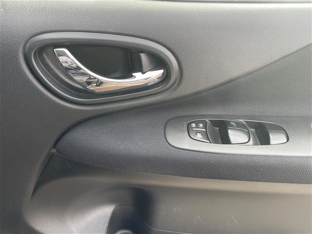 セレナ ハイウェイスター　ワンオーナー／ナビ／ワンセグＴＶ／ＤＶＤ再生／ミュージックサーバー／フリップダウンモニター／両側パワースライドドア／エコモード／社外アルミ付スタッドレスタイヤ４本積込／スマートキー／クルコン（14枚目）