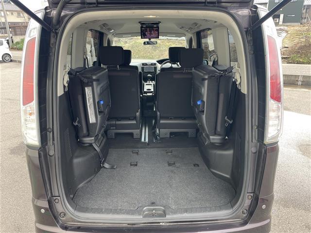 セレナ ハイウェイスター　ワンオーナー／ナビ／ワンセグＴＶ／ＤＶＤ再生／ミュージックサーバー／フリップダウンモニター／両側パワースライドドア／エコモード／社外アルミ付スタッドレスタイヤ４本積込／スマートキー／クルコン（32枚目）