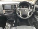 アウトランダーPHEV サンルーフ/4WD/マルチアラウンドモニター/7インチナビ/フルセグTV/Bluetooth/DVD再生/ハーフレザーシート/運転席助手席シートヒーター/ETC/コーナーセンサー/レーダークルコン(6枚目)