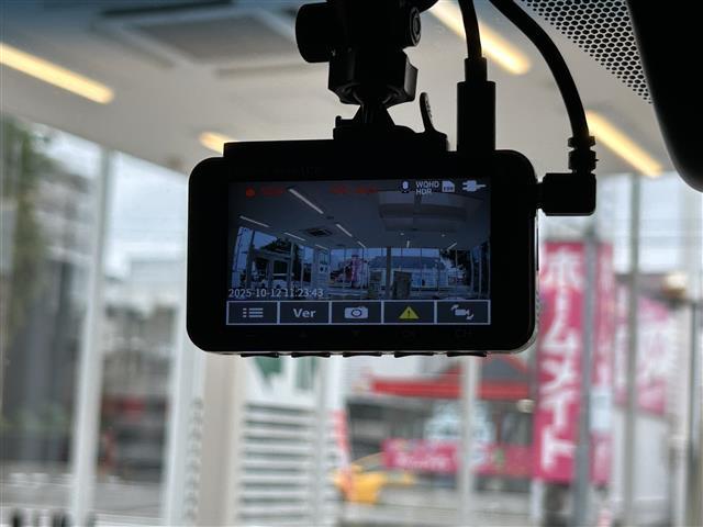 ハリアーハイブリッド Ｇ　モデリスタ　純正ナビ　フルセグＴＶ　Ｂカメラ　Ｂｌｕｅｔｏｏｔｈ　前後ドラレコ　ＥＴＣ２．０　Ｄインナーミラー　クルコン　コーナーセンサー　オートエアコン　プッシュスタート　オートエアコン（7枚目）