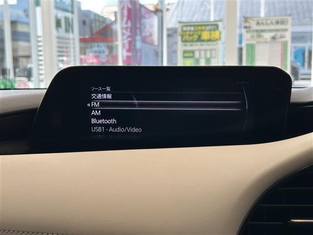 ＭＡＺＤＡ３ファストバック １５Ｓ　１００周年特別記念車　ＢＯＳＥプレミアムサウンド　純正ナビ　フルセグテレビ　全方位カメラ　Ｂｌｕｅｔｏｏｔｈ　ＡｐｐｌｅＣａｒＰｌａｙ　前後ドラレコ　ＥＴＣ　革シート　シートヒーター　純正フロアマット　純正アルミホイール（5枚目）