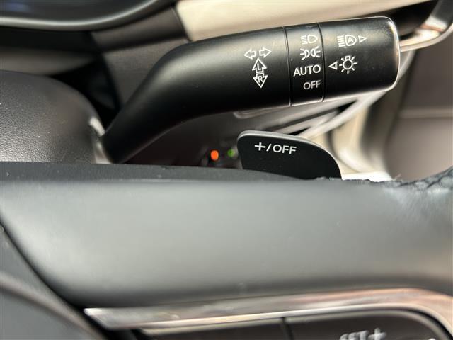 ＭＡＺＤＡ３ファストバック １５Ｓ　１００周年特別記念車　ＢＯＳＥプレミアムサウンド　純正ナビ　フルセグテレビ　全方位カメラ　Ｂｌｕｅｔｏｏｔｈ　ＡｐｐｌｅＣａｒＰｌａｙ　前後ドラレコ　ＥＴＣ　革シート　シートヒーター　純正フロアマット　純正アルミホイール（15枚目）
