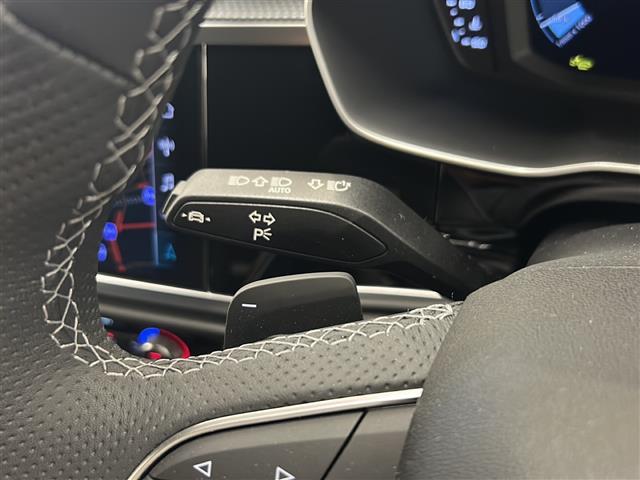 Q3スポーツバック 35TFSI Sライン 純正ナビゲーション 全方位カメラ ETC2.0 ハンズフリーパワーバックドア ワイヤレス充電 前後ドラレコクルコン 革シート シートヒーター パワーシート 純正マット コーナーセンサー LEDライト(12枚目)