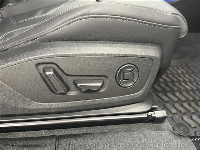 Q3スポーツバック 35TFSI Sライン 純正ナビゲーション 全方位カメラ ETC2.0 ハンズフリーパワーバックドア ワイヤレス充電 前後ドラレコクルコン 革シート シートヒーター パワーシート 純正マット コーナーセンサー LEDライト(13枚目)