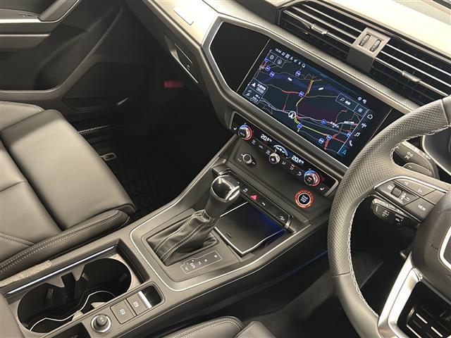 Q3スポーツバック 35TFSI Sライン 純正ナビゲーション 全方位カメラ ETC2.0 ハンズフリーパワーバックドア ワイヤレス充電 前後ドラレコクルコン 革シート シートヒーター パワーシート 純正マット コーナーセンサー LEDライト(26枚目)