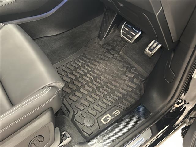 Q3スポーツバック 35TFSI Sライン 純正ナビゲーション 全方位カメラ ETC2.0 ハンズフリーパワーバックドア ワイヤレス充電 前後ドラレコクルコン 革シート シートヒーター パワーシート 純正マット コーナーセンサー LEDライト(27枚目)