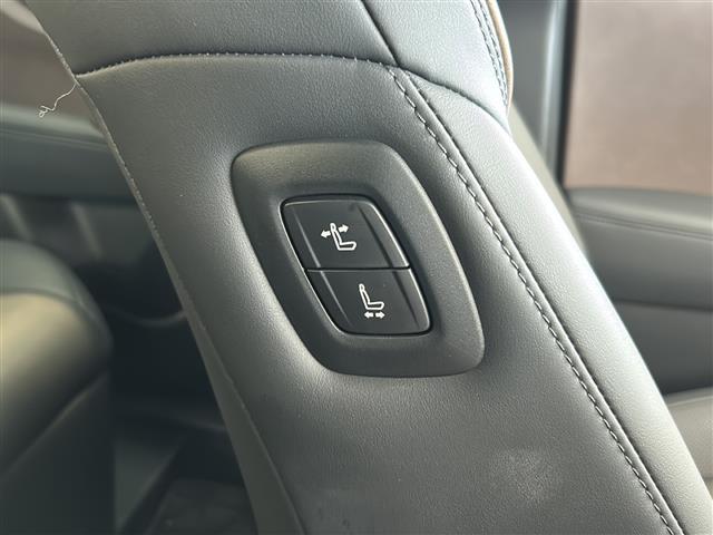 クラウンクロスオーバー Gアドバンスド・レザーパッケージ ディスプレイオーディオコネクティッドナビ デジタルインナーミラー 置くだけ充電 LEDヘッドライト 革シート レーダークルーズコントロール Bluetooth USB AppleCarPlay ETC(9枚目)