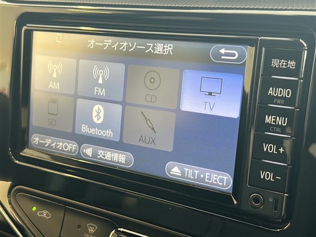 アクア クロスオーバー　グラム　純正ナビゲーション　バックモニター　テレビ　Ｂｌｕｅｔｏｏｔｈ　ＣＤ再生　ＡＵＸ接続　ドラレコ　ハーフレザーシートオートエアコン　プッシュスタート　スマートキー　オートマチックハイビーム　純正マット（4枚目）