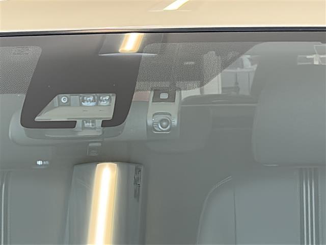 アクア クロスオーバー　グラム　純正ナビゲーション　バックモニター　テレビ　Ｂｌｕｅｔｏｏｔｈ　ＣＤ再生　ＡＵＸ接続　ドラレコ　ハーフレザーシートオートエアコン　プッシュスタート　スマートキー　オートマチックハイビーム　純正マット（5枚目）