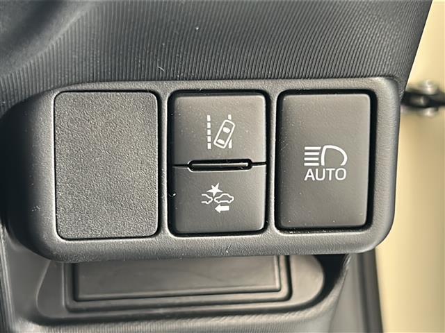 アクア クロスオーバー　グラム　純正ナビゲーション　バックモニター　テレビ　Ｂｌｕｅｔｏｏｔｈ　ＣＤ再生　ＡＵＸ接続　ドラレコ　ハーフレザーシートオートエアコン　プッシュスタート　スマートキー　オートマチックハイビーム　純正マット（10枚目）