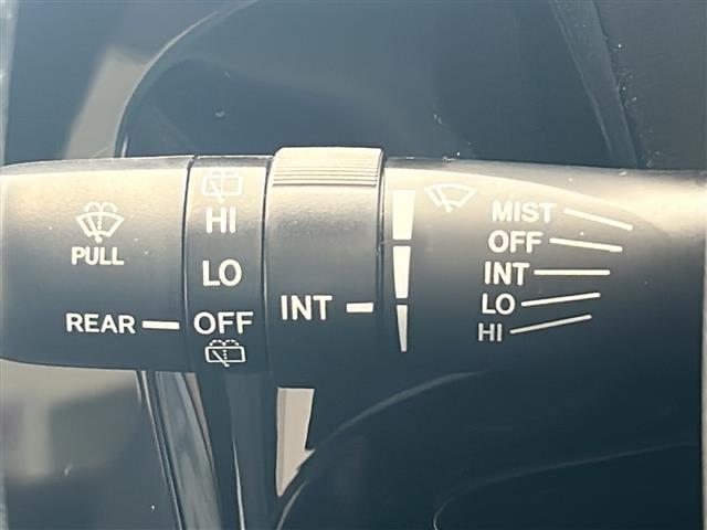 アクア クロスオーバー　グラム　純正ナビゲーション　バックモニター　テレビ　Ｂｌｕｅｔｏｏｔｈ　ＣＤ再生　ＡＵＸ接続　ドラレコ　ハーフレザーシートオートエアコン　プッシュスタート　スマートキー　オートマチックハイビーム　純正マット（16枚目）