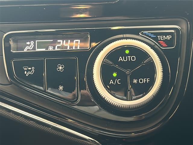 アクア クロスオーバー　グラム　純正ナビゲーション　バックモニター　テレビ　Ｂｌｕｅｔｏｏｔｈ　ＣＤ再生　ＡＵＸ接続　ドラレコ　ハーフレザーシートオートエアコン　プッシュスタート　スマートキー　オートマチックハイビーム　純正マット（19枚目）