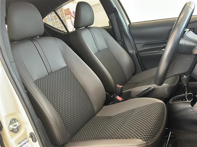 アクア クロスオーバー　グラム　純正ナビゲーション　バックモニター　テレビ　Ｂｌｕｅｔｏｏｔｈ　ＣＤ再生　ＡＵＸ接続　ドラレコ　ハーフレザーシートオートエアコン　プッシュスタート　スマートキー　オートマチックハイビーム　純正マット（24枚目）