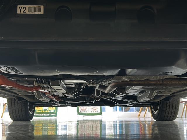 アクア クロスオーバー　グラム　純正ナビゲーション　バックモニター　テレビ　Ｂｌｕｅｔｏｏｔｈ　ＣＤ再生　ＡＵＸ接続　ドラレコ　ハーフレザーシートオートエアコン　プッシュスタート　スマートキー　オートマチックハイビーム　純正マット（41枚目）