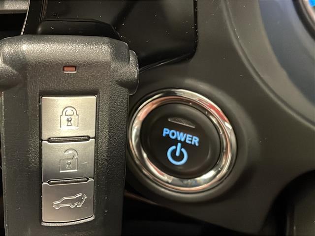 アウトランダーＰＨＥＶ Ｇナビパッケージ　４ＷＤ　純正ナビ　全方位カメラ　フルセグＴＶ　Ｂｌｕｅｔｏｏｔｈ　ＣＤ・ＤＶＤ再生　ドラレコ　ＥＴＣ　クルコン　パワーバックドア　オートエアコン　ハーフレザー　シートヒーター　ステアリングヒーター（7枚目）