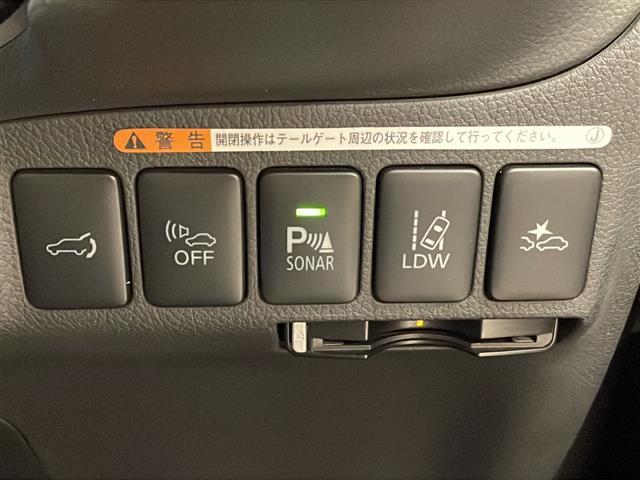 アウトランダーＰＨＥＶ Ｇナビパッケージ　４ＷＤ　純正ナビ　全方位カメラ　フルセグＴＶ　Ｂｌｕｅｔｏｏｔｈ　ＣＤ・ＤＶＤ再生　ドラレコ　ＥＴＣ　クルコン　パワーバックドア　オートエアコン　ハーフレザー　シートヒーター　ステアリングヒーター（8枚目）