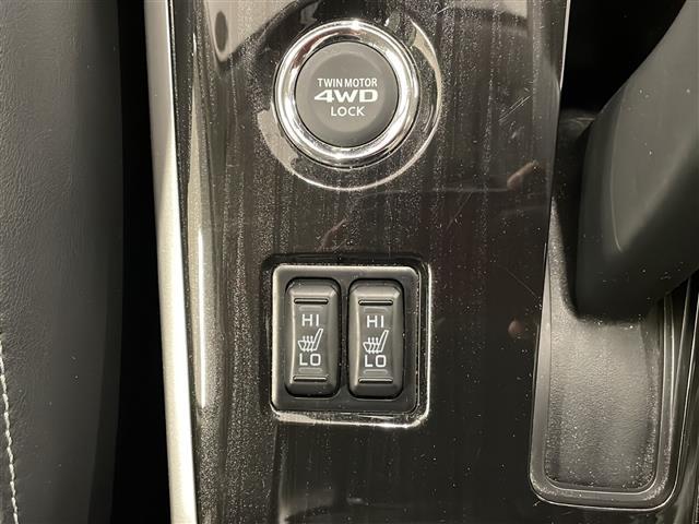 アウトランダーＰＨＥＶ Ｇナビパッケージ　４ＷＤ　純正ナビ　全方位カメラ　フルセグＴＶ　Ｂｌｕｅｔｏｏｔｈ　ＣＤ・ＤＶＤ再生　ドラレコ　ＥＴＣ　クルコン　パワーバックドア　オートエアコン　ハーフレザー　シートヒーター　ステアリングヒーター（15枚目）