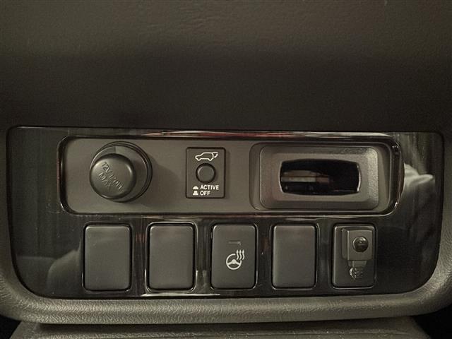 アウトランダーＰＨＥＶ Ｇナビパッケージ　４ＷＤ　純正ナビ　全方位カメラ　フルセグＴＶ　Ｂｌｕｅｔｏｏｔｈ　ＣＤ・ＤＶＤ再生　ドラレコ　ＥＴＣ　クルコン　パワーバックドア　オートエアコン　ハーフレザー　シートヒーター　ステアリングヒーター（17枚目）