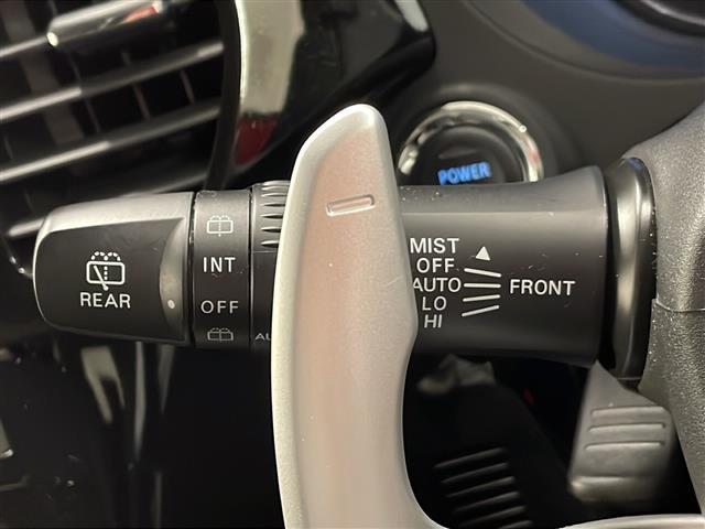 アウトランダーＰＨＥＶ Ｇナビパッケージ　４ＷＤ　純正ナビ　全方位カメラ　フルセグＴＶ　Ｂｌｕｅｔｏｏｔｈ　ＣＤ・ＤＶＤ再生　ドラレコ　ＥＴＣ　クルコン　パワーバックドア　オートエアコン　ハーフレザー　シートヒーター　ステアリングヒーター（18枚目）