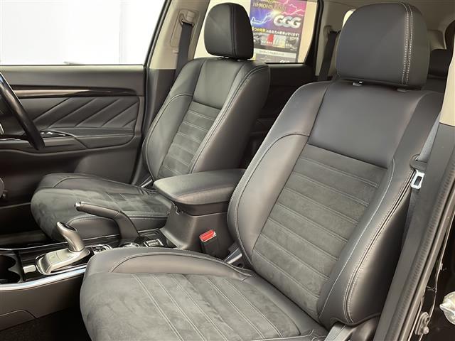 アウトランダーＰＨＥＶ Ｇナビパッケージ　４ＷＤ　純正ナビ　全方位カメラ　フルセグＴＶ　Ｂｌｕｅｔｏｏｔｈ　ＣＤ・ＤＶＤ再生　ドラレコ　ＥＴＣ　クルコン　パワーバックドア　オートエアコン　ハーフレザー　シートヒーター　ステアリングヒーター（25枚目）