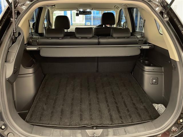 アウトランダーＰＨＥＶ Ｇナビパッケージ　４ＷＤ　純正ナビ　全方位カメラ　フルセグＴＶ　Ｂｌｕｅｔｏｏｔｈ　ＣＤ・ＤＶＤ再生　ドラレコ　ＥＴＣ　クルコン　パワーバックドア　オートエアコン　ハーフレザー　シートヒーター　ステアリングヒーター（28枚目）