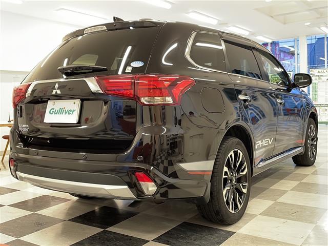アウトランダーＰＨＥＶ Ｇナビパッケージ　４ＷＤ　純正ナビ　全方位カメラ　フルセグＴＶ　Ｂｌｕｅｔｏｏｔｈ　ＣＤ・ＤＶＤ再生　ドラレコ　ＥＴＣ　クルコン　パワーバックドア　オートエアコン　ハーフレザー　シートヒーター　ステアリングヒーター（36枚目）