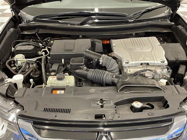 アウトランダーＰＨＥＶ Ｇナビパッケージ　４ＷＤ　純正ナビ　全方位カメラ　フルセグＴＶ　Ｂｌｕｅｔｏｏｔｈ　ＣＤ・ＤＶＤ再生　ドラレコ　ＥＴＣ　クルコン　パワーバックドア　オートエアコン　ハーフレザー　シートヒーター　ステアリングヒーター（38枚目）
