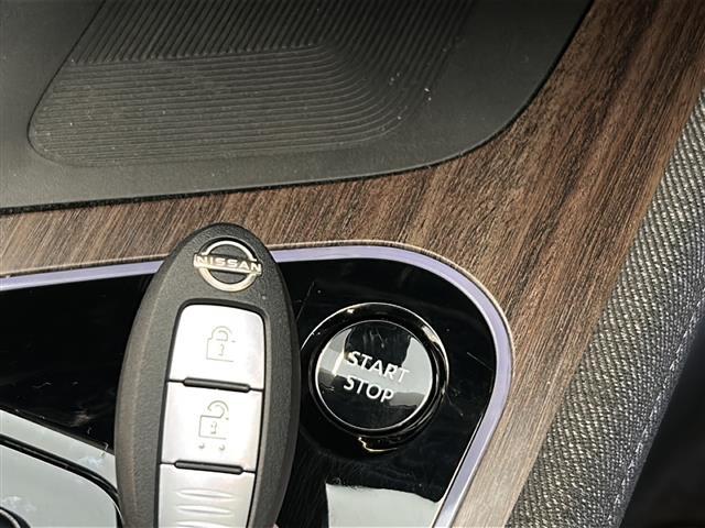 オーラ G レザーエディション プロパイロット BOSEプレミアムサウンド 純正ナビ 全方位カメラ フルセグTV Bluetooth AppleCarPlay ETC2.0 置くだけ充電 デジタルインナーミラー 革シート 純正マット(8枚目)