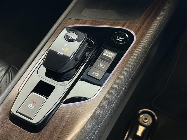 オーラ G レザーエディション プロパイロット BOSEプレミアムサウンド 純正ナビ 全方位カメラ フルセグTV Bluetooth AppleCarPlay ETC2.0 置くだけ充電 デジタルインナーミラー 革シート 純正マット(19枚目)