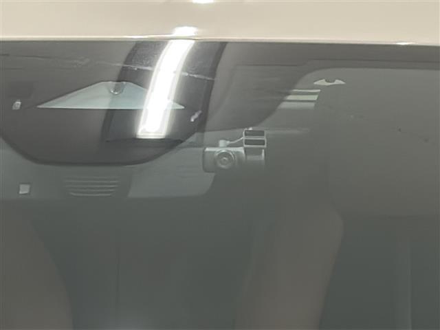 ＭＡＺＤＡ３ファストバック １５Ｓ　レトロスポーツエディション　ＢＯＳＥサウンド　全方位カメラ純正エアロ　置くだけ充電　フルセグテレビ　Ｂｌｕｅｔｏｏｔｈ　ＵＳＢ　ＨＤＭＩ　ＡｐｐｌｅＣａｒＰｌａｙ　ＡｎｄｒｏｉｄＡｕｔｏ　フロントエアロ　メモリーシート（17枚目）