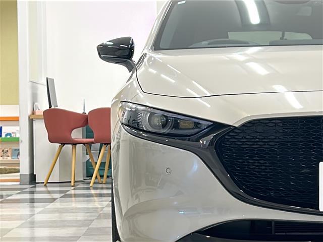 ＭＡＺＤＡ３ファストバック １５Ｓ　レトロスポーツエディション　ＢＯＳＥサウンド　全方位カメラ純正エアロ　置くだけ充電　フルセグテレビ　Ｂｌｕｅｔｏｏｔｈ　ＵＳＢ　ＨＤＭＩ　ＡｐｐｌｅＣａｒＰｌａｙ　ＡｎｄｒｏｉｄＡｕｔｏ　フロントエアロ　メモリーシート（35枚目）
