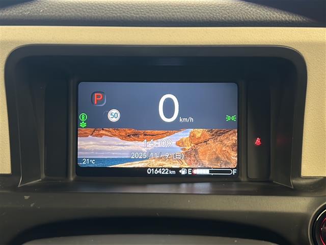 N-BOX ベースグレード 両側パワースライドドア ACC Gathers純正ナビ バックカメラ フルセグテレビ Bluetooth ETC オートエアコン プッシュスタート スマートキー スペアキー 純正マット LEDライト(7枚目)