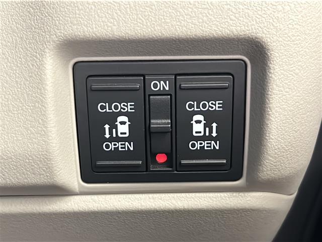 N-BOX ベースグレード 両側パワースライドドア ACC Gathers純正ナビ バックカメラ フルセグテレビ Bluetooth ETC オートエアコン プッシュスタート スマートキー スペアキー 純正マット LEDライト(11枚目)