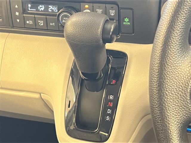 N-BOX ベースグレード 両側パワースライドドア ACC Gathers純正ナビ バックカメラ フルセグテレビ Bluetooth ETC オートエアコン プッシュスタート スマートキー スペアキー 純正マット LEDライト(14枚目)