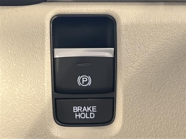 N-BOX ベースグレード 両側パワースライドドア ACC Gathers純正ナビ バックカメラ フルセグテレビ Bluetooth ETC オートエアコン プッシュスタート スマートキー スペアキー 純正マット LEDライト(15枚目)