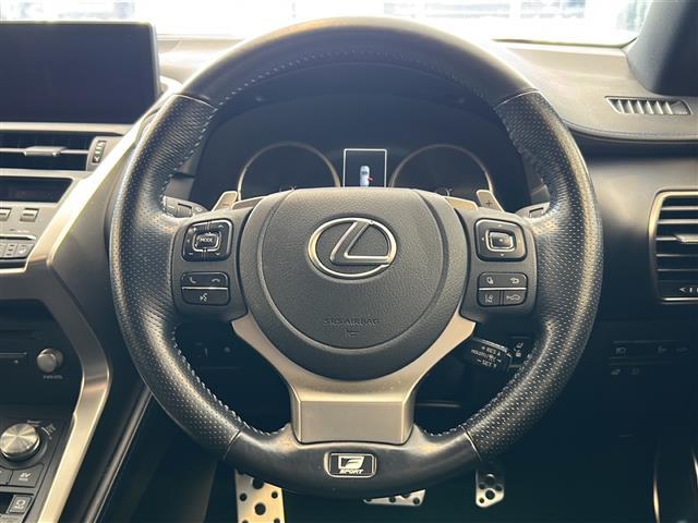 気になる車はすぐにお問い合わせください！画面右側の００６６から始まる無料ダイヤルからお問い合わせ下さい！専門スタッフがお車のご質問にお答えいたします！