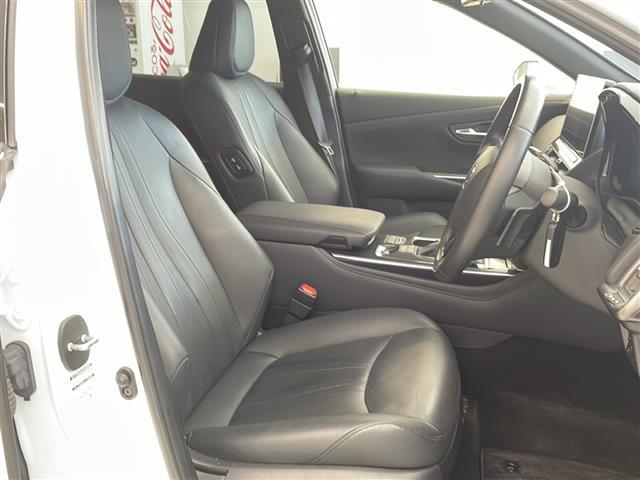 クラウンハイブリッド ＲＳアドバンス　純正ナビ　Ｂｌｕｅｔｏｏｔｈ　フルセグＴＶ　全周囲モニター　トヨタセーフティセンス　プリクラッシュセーフティ　ブラインドスポットモニター　レーダークルーズコントロール　ロードサインアシスト　ＥＴＣ（18枚目）