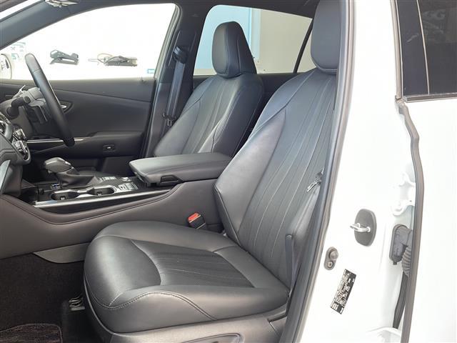 クラウンハイブリッド ＲＳアドバンス　純正ナビ　Ｂｌｕｅｔｏｏｔｈ　フルセグＴＶ　全周囲モニター　トヨタセーフティセンス　プリクラッシュセーフティ　ブラインドスポットモニター　レーダークルーズコントロール　ロードサインアシスト　ＥＴＣ（22枚目）