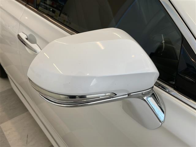 クラウンハイブリッド ＲＳアドバンス　純正ナビ　Ｂｌｕｅｔｏｏｔｈ　フルセグＴＶ　全周囲モニター　トヨタセーフティセンス　プリクラッシュセーフティ　ブラインドスポットモニター　レーダークルーズコントロール　ロードサインアシスト　ＥＴＣ（26枚目）