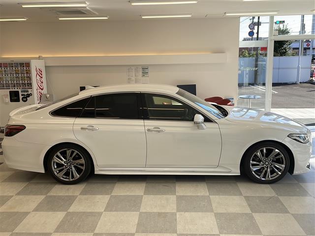 クラウンハイブリッド ＲＳアドバンス　純正ナビ　Ｂｌｕｅｔｏｏｔｈ　フルセグＴＶ　全周囲モニター　トヨタセーフティセンス　プリクラッシュセーフティ　ブラインドスポットモニター　レーダークルーズコントロール　ロードサインアシスト　ＥＴＣ（33枚目）