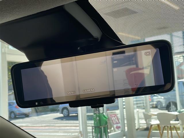 ノート ｅ－パワー　Ｘ　Ｖセレクション　ワンオーナー　純正ナビ　Ｂｌｕｅｔｏｏｔｈ　フルセグＴＶ　ＤＶＤ　全周囲モニター　エマジェンシーブレーキ　デジタルインナーミラー　ＥＴＣ　ドライブレコーダー　ＬＥＤヘッドライト（4枚目）